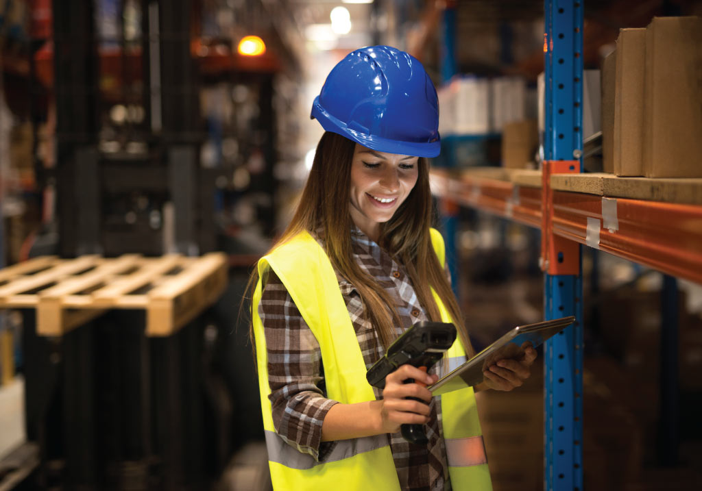 employee using BarCloud barcode inventory system